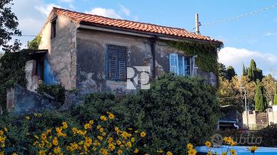 Casetta indipendente con giardino