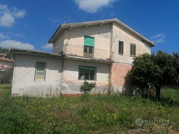 606049 "Rocca di Neto: Casa Colonica, Mag. e Corte