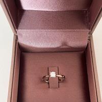 Anello con diamante