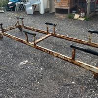 Carrello invasatura gommone