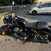 Moto Guzzi V7 Stone – Nera Opaca | Marzo 2022