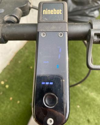 Monopattino elettrico ninebot segway