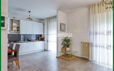 Appartamento trilocale in centro Arcisate con box