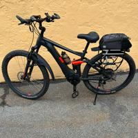 Mountain bike Cube pedalata assistita