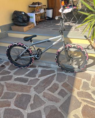 BMX con gomme Vans