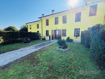 Villetta a schiera di 142 m² con 4 locali e box au