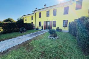 Villetta a schiera di 142 m² con 4 locali e box au