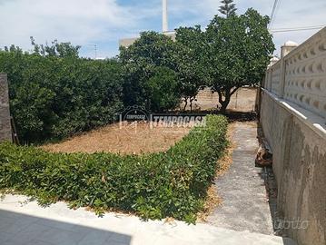 VILLA SINGOLA CON 500 MQ DI GIARDINO