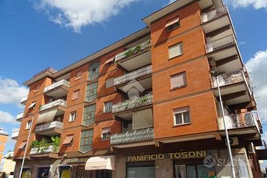 4 LOCALI A POMEZIA