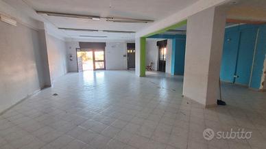 LOCALE COMMERCiALE* Mq 200 ViA SAGGESE*CASALNUOVO