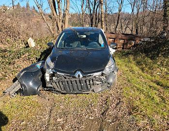  Renault Clio 1.5 dCi 2014 - Incidentata 