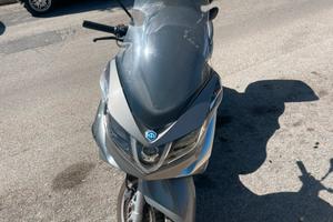 Piaggio x10 350