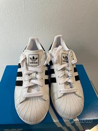 Adidas Superstar