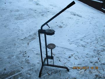 Tappatrice a colonna  tappi in sughero