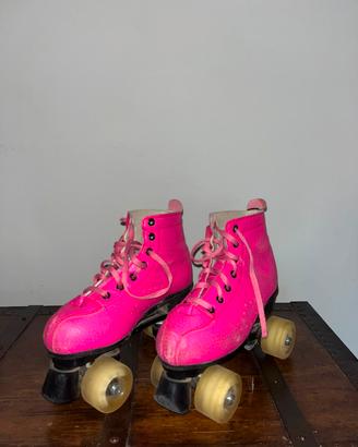 Pattini a rotelle rosa