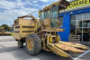 Trincia Semovente New Holland 1895 con Testata Mai