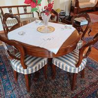 Tavolo rotondo in stile inglese