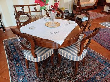 Tavolo rotondo in stile inglese