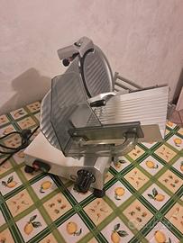 Affettatrice Elettrica a Gravità 