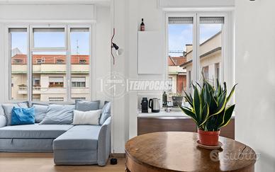 AMPIO BILOCALE LUMINOSO!