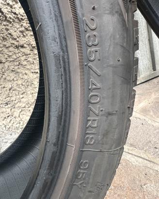 Gomme auto 235/40/R18 95Y