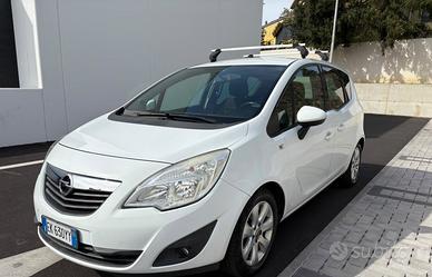 Opel Meriva 1.4 a benzina 100 cavalli neopatentati