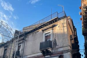Indipendente su Palazzo Storico Zona via Garibaldi