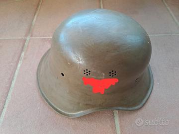 Elmetto tedesco WWII tipo M40  Leggere descrizione