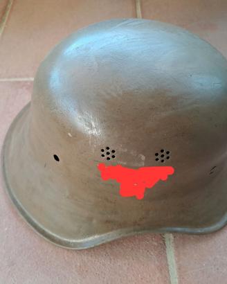 Elmetto tedesco WWII tipo M40  Leggere descrizione