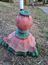 Portaombrellone antico in cemento