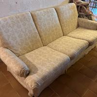 Divano e due poltrone