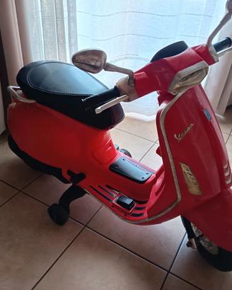 Vespa piaggio bambino rossa