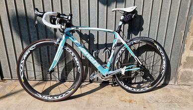 Bianchi Infinito in carbonio (Bici da corsa BDC)