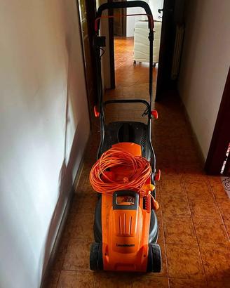 Tagliaerba elettrico LawnMaster con prolunga