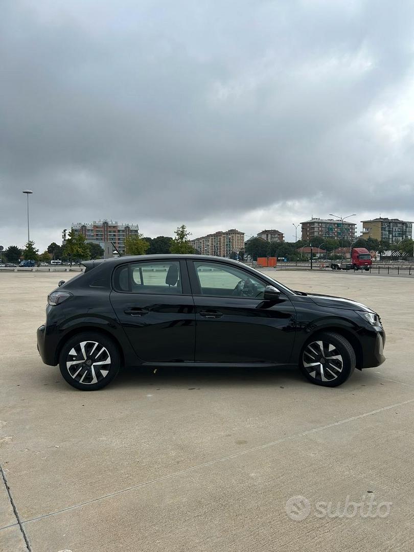Peugeot 208 2024 photo 2