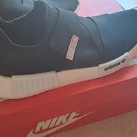 scarpe Adidas sportive senza lacci