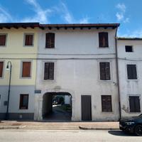 Casa in linea mariano del friuli con giardino