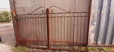 Cancello in ferro naturale di 305 x 172 h