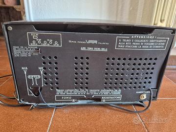 Radio d'epoca da tavolo.
