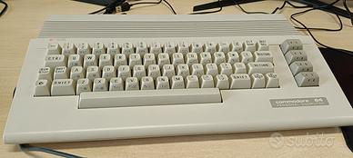 Commodore 64C con mod Raspberry PI 5 8GB e SSD 1TB