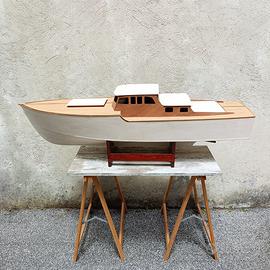 Modello di Motoscafo in legno Mt 1,40