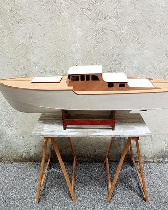 Modello di Motoscafo in legno Mt 1,40
