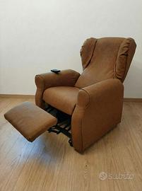 Poltrona alzapersona elettrica
