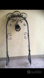 Antico arco per pozzo, ferro battuto