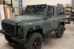 Land rover defender 90 td4