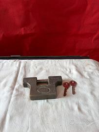 Lucchetto serrande negozi