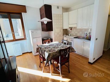 Bilocale con cantina in vicino al Policlinico