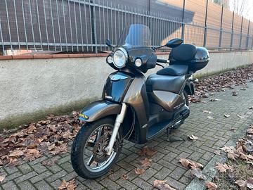 Aprilia scarabeo 250