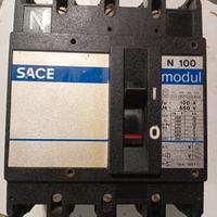 Interruttore scatolato 100 Amper usato 