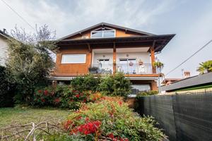 VILLA SINGOLA A AMBIVERE